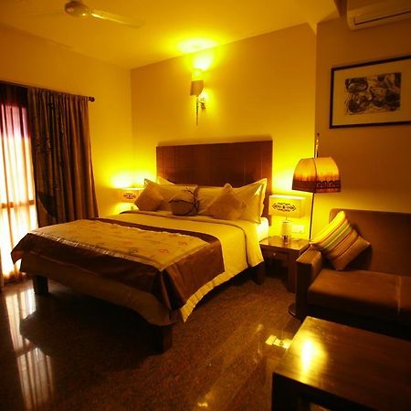 Justa Indiranagar Aparthotel Бангалор Екстериор снимка