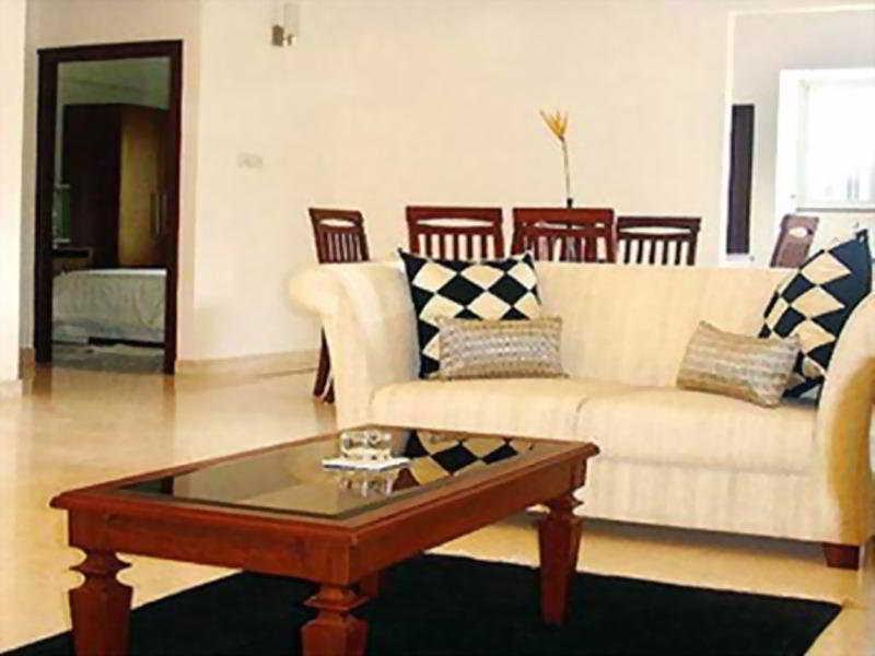Justa Indiranagar Aparthotel Бангалор Екстериор снимка