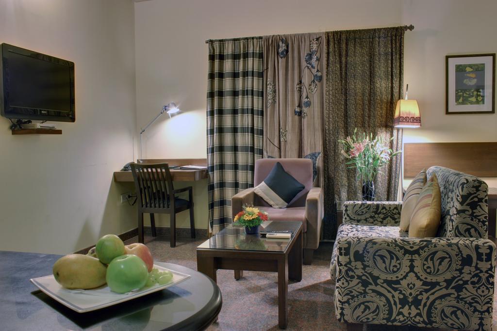 Justa Indiranagar Aparthotel Бангалор Екстериор снимка