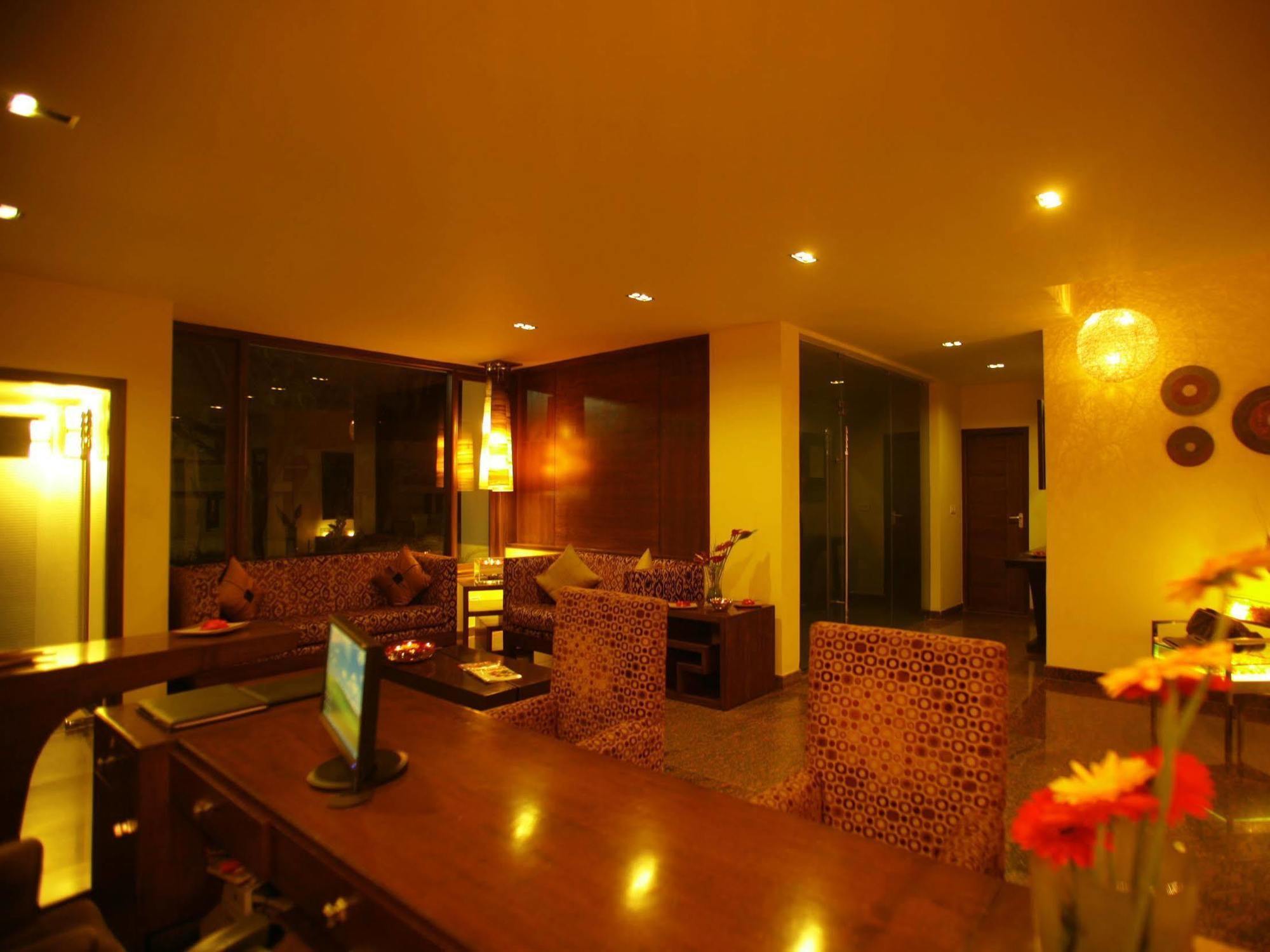Justa Indiranagar Aparthotel Бангалор Екстериор снимка