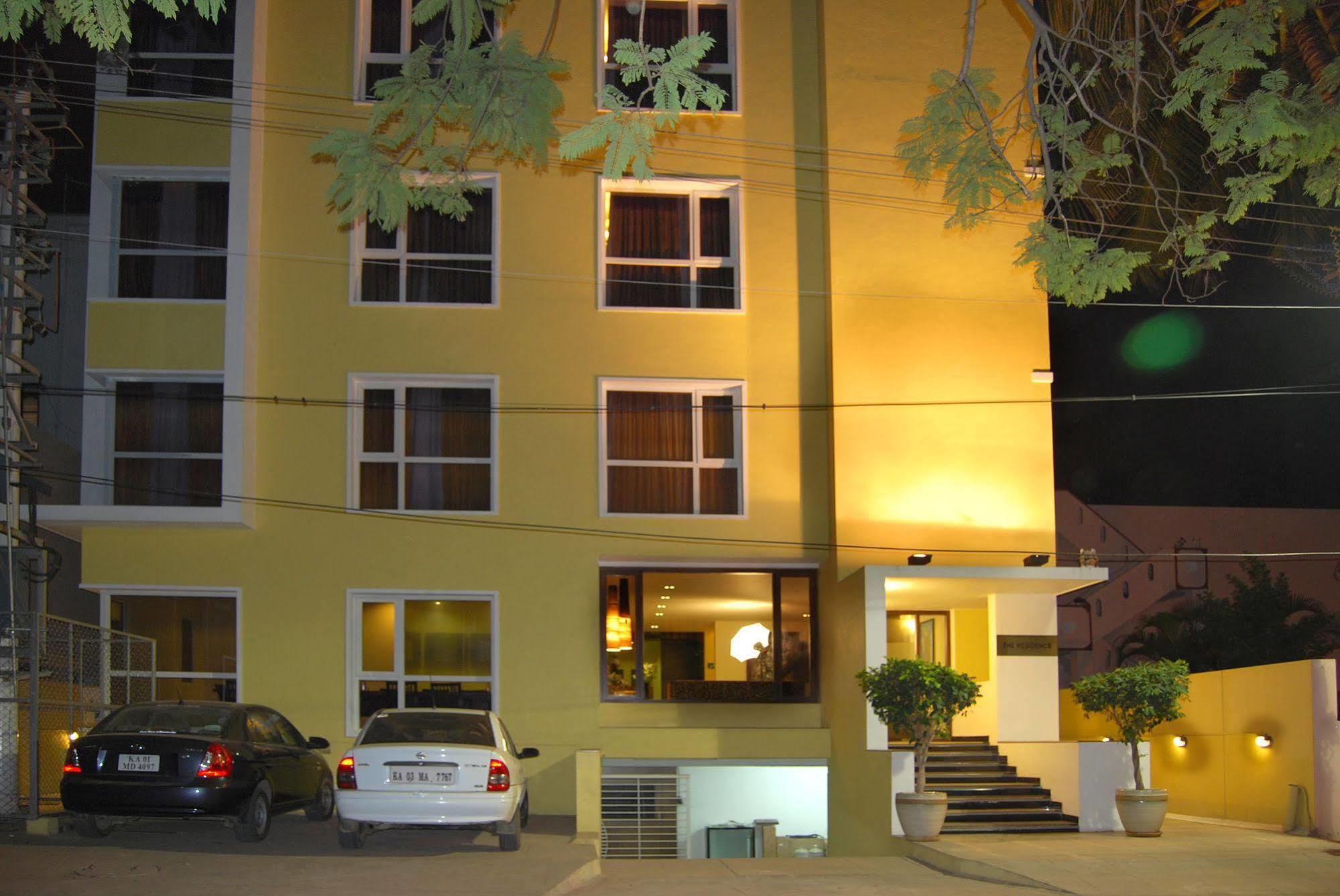 Justa Indiranagar Aparthotel Бангалор Екстериор снимка