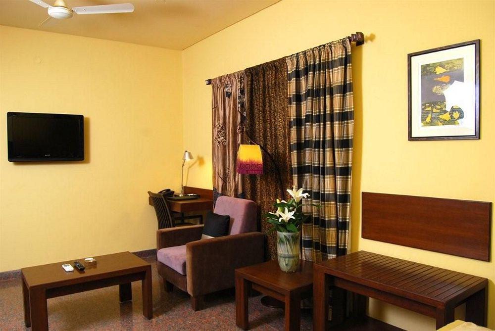 Justa Indiranagar Aparthotel Бангалор Екстериор снимка